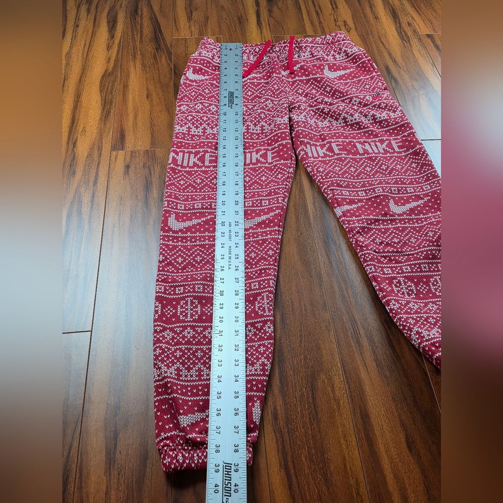 Nike Club Fleece Holiday Joggers M Red Men's - Picture 7 of 8